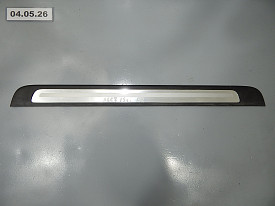НАКЛАДКА НА ПОРОГ ПЕРЕДНЯЯ ПРАВАЯ (4G0853374) (КРЕПЛЕНИЯ СЛОМАНЫ) AUDI A6 C7 2010-2018