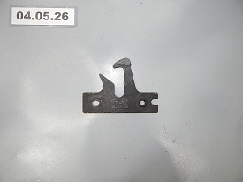 КРЮЧОК ЗАМКА КАПОТА (4G0823485) AUDI A6 C7 2010-2018
