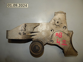 КРОНШТЕЙН КРПЕЛЕНИЯ ДВИГАТЕЛЯ (С РОЛИКОМ) (077121235) AUDI A8 D3 2002-2009