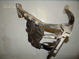 КРОНШТЕЙН КРЕПЛЕНИЕ КРЫЛА ПРАВЫЙ (4E0821138F) AUDI A8 D3 2002-2009