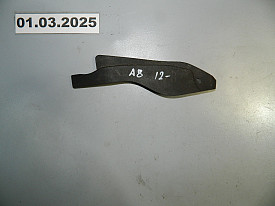ЗАГЛУШКА ПЕТЛИ КАПОТА ЛЕВАЯ (4H0823315C) AUDI A8 D4 2009-2017