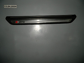 НАКЛАДКА НА ПОРОГ ПЕРЕДНЯЯ ПРАВАЯ (8R0853374F) (УЗКАЯ) (S-LINE) (ЧЕРНАЯ) AUDI Q5 8R 2008-2017