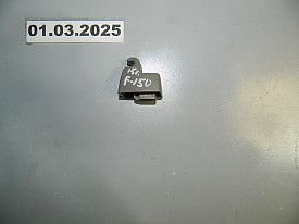 КРЕПЛЕНИЕ КОЗЫРЬКА СОЛНЦЕЗАЩИТНОГО (R-L) (СЕРЫЙ) FORD F150 P552 2014-2020