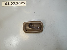 РУЧКА ДВЕРИ ВНУТРЕННЯЯ ЗАДНЯЯ ЛЕВАЯ (КОРИЧНЕВЫЙ) HONDA CR-V 2 RD 2001-2006