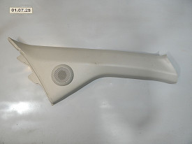 НАКЛАДКА ПЕРЕДНЕЙ СТОЙКИ ВЕРХНЯЯ ПРАВАЯ (84101-SCVA) (ЦАРАПИНЫ) (СВЕТЛО-СЕРЫЙ) HONDA ELEMENT YH 2002-2006