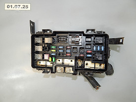 БЛОК ПРЕДОХРАНИТЕЛЕЙ ПОД КАПОТОМ (ПРАВЫЙ РУЛЬ) HONDA ELEMENT YH 2002-2011