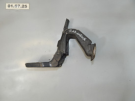 ПЕТЛЯ ДВЕРИ ЗАДНЯЯ ЛЕВАЯ НИЖНЯЯ HONDA ELEMENT YH 2002-2011