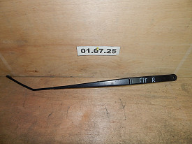 ЩЁТКОДЕРЖАТЕЛЬ ПЕРЕДНИЙ ПРАВЫЙ (ПОВОДОК) HONDA FIT 2 GE 2008-2015