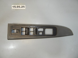 НАКЛАДКА ПУЛЬТА СТЕКЛОПОДЪЕМНИКА ПЕРЕДНЕЙ ЛЕВОЙ ДВЕРИ (83593-SJC-A11ZB) (СЕРАЯ) HONDA RIDGELINE GLT 2005-2014