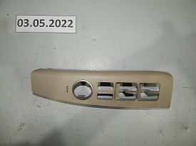 НАКЛАДКА ПУЛЬТА СТЕКЛОПОДЪЕМНИКА ПЕРЕДНЯЯ ЛЕВАЯ (БЕЖЕВАЯ) HYUNDAI SANTA FE 2 CM 2006-2012