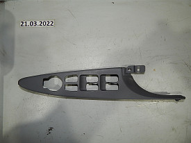 НАКЛАДКА ПУЛЬТА СТЕКЛОПОДЪЕМНИКАМИ ПЕРЕДНЯЯ ЛЕВАЯ (СЕРАЯ) (93572-3S050) HYUNDAI SONATA 6 YF 2009-2014