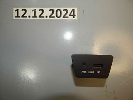AUX USB (96110-2S500) (ЧЕРНЫЙ) HYUNDAI TUCSON 2 LM - IX35 1 LM 2009-2015