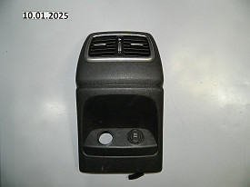 ДЕФЛЕКТОР СРЕДНЕЙ КОНСОЛИ ЗАДНИЙ С НАКЛАДКОЙ (ЧЕРНЫЙ) (84640-C6000) KIA SORENTO 3 UM 2014-2020