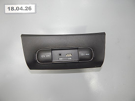 БЛОК РОЗЕТОК ЦЕНТРАЛЬНОЙ КОНСОЛИ KIA SOUL 2 PS 2014-2019