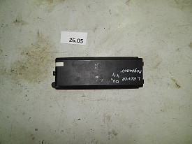 КРЫШКА БЛОКА ПРЕДОХРАНИТЕЛЙ  DISCOVERY 3 LR3 HSE 2004-2009