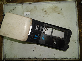 КОНСОЛЬ СРЕДНЯЯ (БОРОДА) (С ПОДЛОКОТНИКОМ) LAND ROVER RANGE ROVER 3 L322 2002-2012