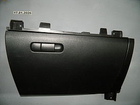 БАРДАЧОК ПЕРЕДНЕЙ ПАНЕЛИ ПАССАЖИРСКИЙ (ЧЕРНЫЙ) MAZDA CX-5 KE 2011-2017