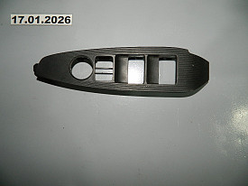 НАКЛАДКА ПУЛЬТА СТЕКЛОПОДЪЕМНИКА ПЕРЕДНЯЯ ЛЕВАЯ (KE40-68-4L6) (ЧЕРНЫЙ) MAZDA CX-5 KE 2011-2017
