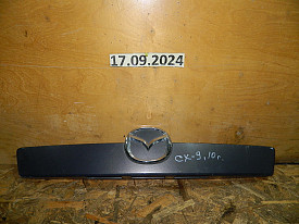 НАКЛАДКА ДВЕРИ БАГАЖНИКА НАРУЖНАЯ (TD11-50811) MAZDA CX-9 TB 2007-2015