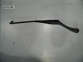 ЩЁТКОДЕРЖАТЕЛЬ ПЕРЕДНИЙ ЛЕВЫЙ (ПОВОДОК) MERCEDES-BENZ C300 W204 2007-2011