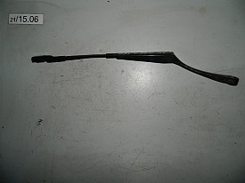 ЩЕТКОДЕРЖАТЕЛЬ ПЕРЕДНИЙ ЛЕВЫЙ (ПОВОДОК) MERCEDES-BENZ C300 W204 2011-2014