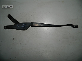 ЩЕТКОДЕРЖАТЕЛЬ ПЕРЕДНИЙ ПРАВЫЙ (ПОВОДОК) MERCEDES-BENZ C300 W204 2011-2014