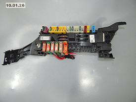 БЛОК ПРЕДОХРАНИТЕЛЕЙ (САЛОН) ПРАВЫЙ ПЕРЕДНИЙ (A1665402350) MERCEDES-BENZ GL350-GL450-GL550-GLS450 X166 2012-2019