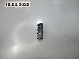 КНОПКА ЦЕНТРАЛЬНОГО ЗАМКА ПЕРЕДНЯЯ ПРАВАЯ (A2048706410) (УСИКИ СЛОМАНЫ) MERCEDES-BENZ GLK250-GLK300-GLK350 X204 2008-2015