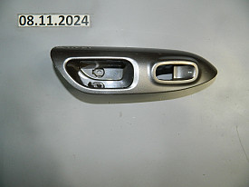 НАКЛАДКА ПУЛЬТА СТЕКЛОПОДЪЕМНИКА ЗАДНЯЯ ПРАВАЯ (82960-1KA0A) (СЕРАЯ) NISSAN JUKE F15 2010-2018