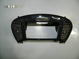 ДЕФЛЕКТОР ЦЕНТРАЛЬНЫЙ С РАМКОЙ (68260-1KK0A) (ЧЕРНЫЙ) NISSAN JUKE F15 2010-2018