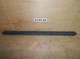 МОЛДИНГ ДВЕРИ ПЕРЕДНИЙ ПРАВЫЙ (80870-CA000) (ЦАРАПИНЫ) (КРЕПЛЕНИЯ СЛОМАНЫ) NISSAN MURANO Z50 2002-2007