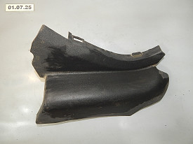 НАКЛАДКА ПЕРЕДНЕЙ СТОЙКИ НИЗ ПРАВАЯ (ЧЕРНЫЙ) (ЦАРАПИНЫ) NISSAN MURANO Z50 2002-2007