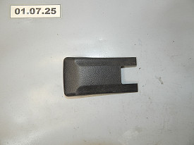 ЗАГЛУШКА ПЕРЕДНЕГО ПРАВОГО СИДЕНЬЯ ПЕРЕДНЯЯ (R-L) (ЧЕРНЫЙ) (87507-CA000) NISSAN MURANO Z50 2002-2007