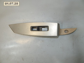 НАКЛАДКА ПУЛЬТА СТЕКЛОПОДЪЕМНИКА ПЕРЕДНЯЯ ПРАВАЯ (СЕРЕБРИСТЫЙ-БЕЖЕВЫЙ) NISSAN MURANO Z50 2002-2007