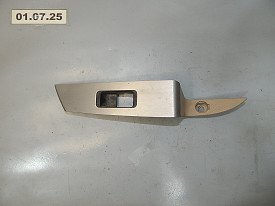 НАКЛАДКА ПУЛЬТА СТЕКЛОПОДЪЕМНИКА ЗАДНЯЯ ПРАВАЯ (СЕРЕБРИСТЫЙ-БЕЖЕВЫЙ) (ЦАРАПИНЫ) NISSAN MURANO Z50 2002-2007