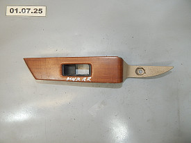 НАКЛАДКА ПУЛЬТА СТЕКЛОПОДЪЕМНИКА ЗАДНЯЯ ПРАВАЯ (ДЕРЕВО-БЕЖЕВЫЙ) (ЦАРАПИНЫ) NISSAN MURANO Z50 2002-2007