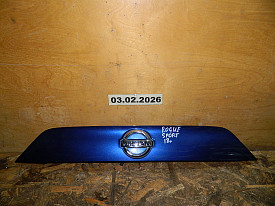 НАКЛАДКА ДВЕРИ БАГАЖНИКА (90810-6MA0A) (1 КРЕПЛЕНИЕ СЛОМАНО) NISSAN QASHQAI J11 - ROGUE SPORT J11 2017-2024