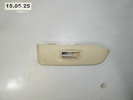 НАКЛАДКА ПУЛЬТА СТЕКЛОПОДЪЕМНИКА ПЕРЕДНЯЯ ЛЕВАЯ (БЕЖЕВЫЙ) (80961-AL500) NISSAN STAGEA 2 M35 2001-2007