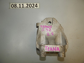 КРОНШТЕЙН ОПОРЫ ПОДУШКИ ДВИГАТЕЛЯ ПЕРЕДНИЙ NISSAN TEANA J32 2008-2014