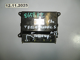БЛОК УПРАВЛЕНИЯ КЛИМАТ КОНТРОЛЕМ (1011400-00-B) ( С ПОВРЕЖДЕНИЕМ КОРПУСА) TESLA MODEL S 5YJS 2012-Н.В