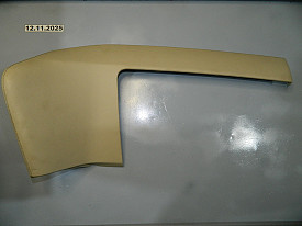 НАКЛАДКА ПЕРЕДНЕЙ ПАНЕЛИ ПАССАЖИРСКАЯ НИЖНЯЯ (1002310-07-D) (БЕЖЕВЫЙ) TESLA MODEL S 5YJS 2012-Н.В