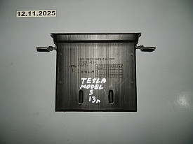 ВОЗДУХОВОД ПЕЧКИ ЦЕНТРАЛЬНЫЙ (№2) (1008302-00-C) TESLA MODEL S 5YJS 2012-Н.В