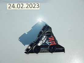 КРЕПЛЕНИЕ ЗАДНЕГО БАМПЕРА ПРАВОЕ (ТРЕУГОЛЬНИК) (52575-06030) TOYOTA CAMRY XV40-45 2006-2011