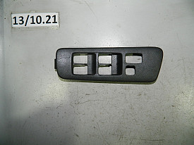 НАКЛАДКА ПУЛЬТА СТЕКЛОПОДЪЕМНИКА ПЕРЕДНЯЯ ЛЕВАЯ (СЕРЫЙ) (74240-48100) TOYOTA HIGHLANDER XU20 2000-2007