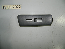 НАКЛАДКА ПУЛЬТА СТЕКЛОПОДЪЕМНИКА ПЕРЕДНЯЯ ПРАВАЯ (СЕРЫЙ) (74230-48100) TOYOTA HIGHLANDER XU20 2000-2007