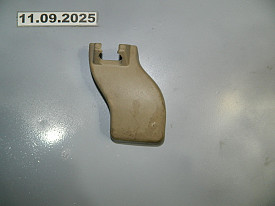 ЗАГЛУШКА ПЕРЕДНЕГО ПРАВОГО СИДЕНИЯ (ПЕРЕДНЯЯ НАРУЖНАЯ) (72123-48100) (БЕЖЕВЫЙ) TOYOTA HIGHLANDER XU40 2007-2013