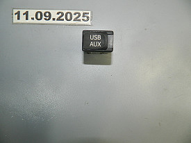 AUX (USB) (86190-0E030) TOYOTA HIGHLANDER XU40 2007-2013