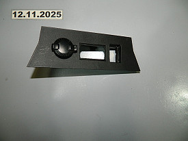 ДЕКОРОТИВНАЯ НАКЛАДКА ЦЕНТРАЛЬНО КОНСОЛИ (С ЗАРЯДНЫМ ГНЕЗДОМ) (55356-0E080) (ЧЕРНЫЙ) TOYOTA HIGHLANDER XU50 2013-2020