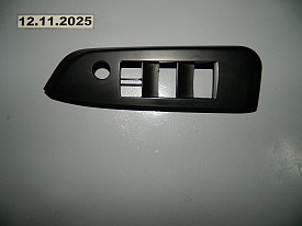 НАКЛАДКА ПУЛЬТА СТЕКЛОПОДЕМНИКА ПЕРЕДНЯЯ ЛЕВАЯ (74232-0E070) (ЧЕРНЫЙ) TOYOTA HIGHLANDER XU50 2013-2020