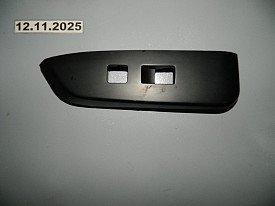 НАКЛАДКА ПУЛЬТА СТЕКЛОПОДЕМНИКА ПЕРЕДНЯЯ ПРАВАЯ (74231-0E050) (ЧЕРНЫЙ)TOYOTA HIGHLANDER XU50 2013-2020